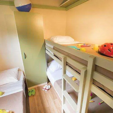 5 Pers Avec Terrasse - Api-1-52-1125 Vendoire